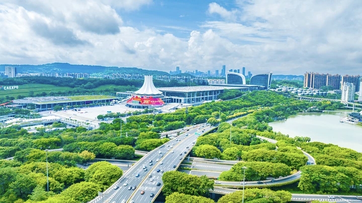 以数字科技为桥，赴一场&ldquo;东盟之约&rdquo;｜广西莲城数科东盟博览会观展手记